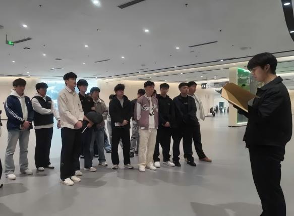 谈球吧平台图片